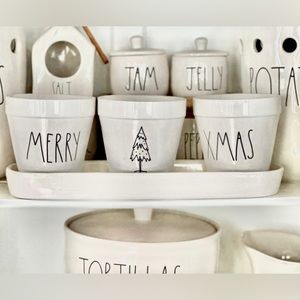 Rae Dunn Merry Xmas 3 set plant pot with base